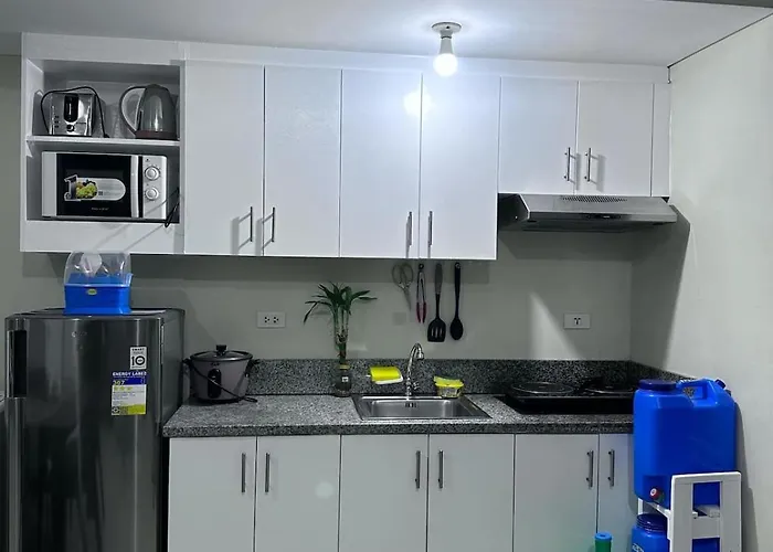Phebs 2bedroom Posh In The Heart Of Makati