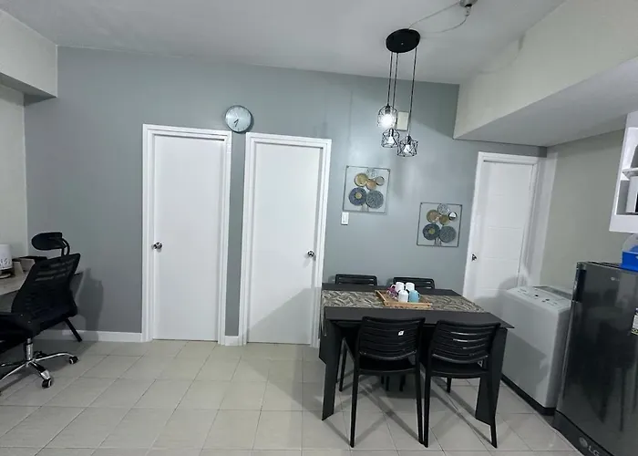 Phebs 2bedroom Posh In The Heart Of Makati Apartment *