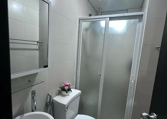 Phebs 2bedroom Posh In The Heart Of Makati Apartment