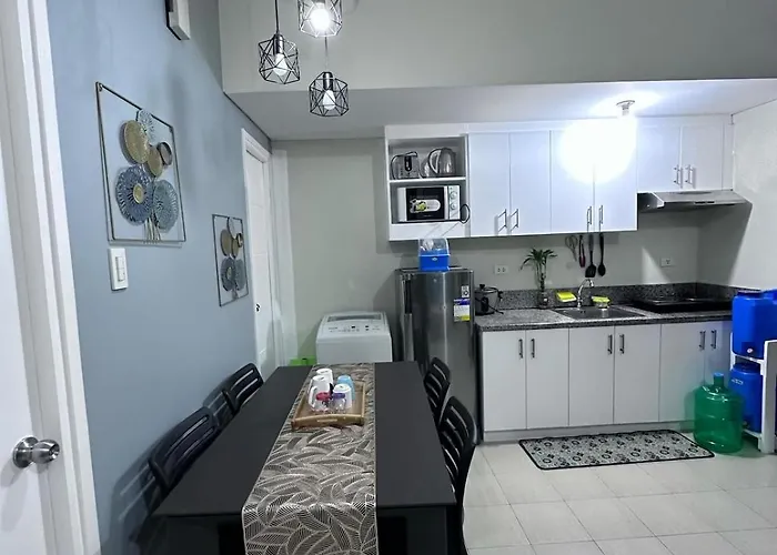 Apartment Phebs 2bedroom Posh In The Heart Of Makati *