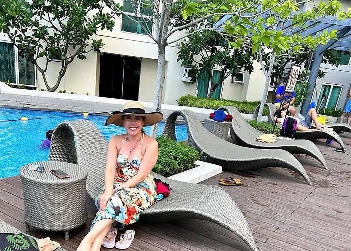 Phebs 2bedroom Posh In The Heart Of Makati Apartment