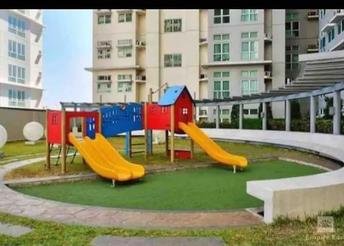 Phebs 2bedroom Posh In The Heart Of Makati Apartment