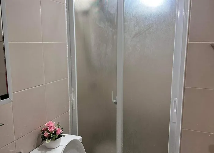 Phebs 2bedroom Posh In The Heart Of Makati *