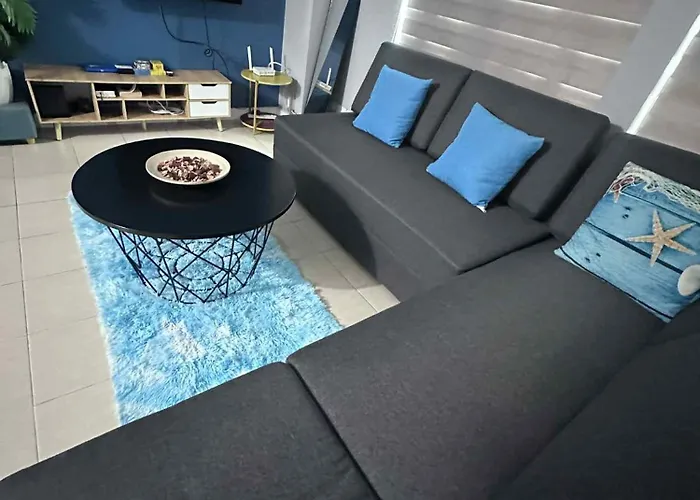 Phebs 2bedroom Posh In The Heart Of Makati Manila